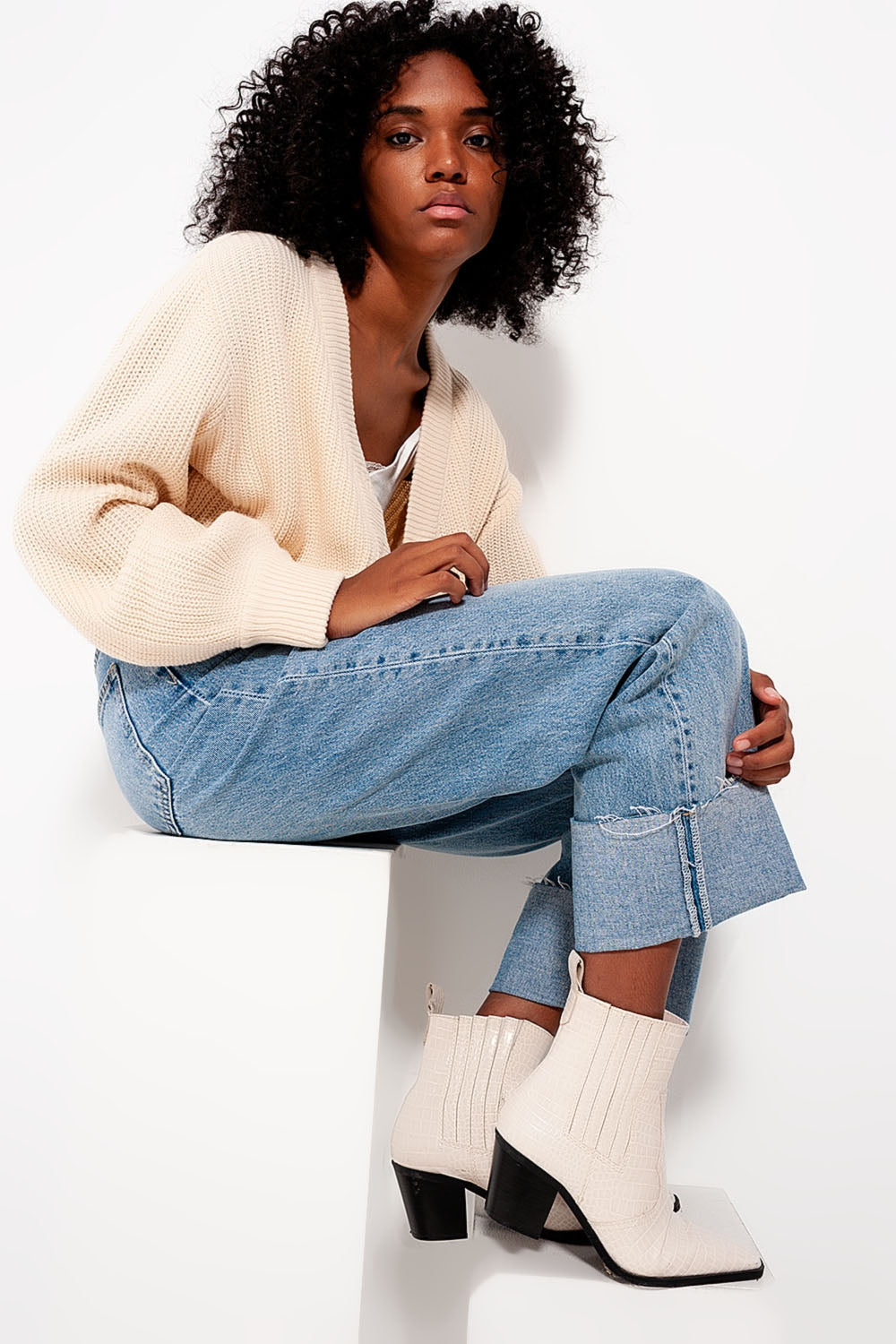 Cardigan à Boutons Bijoux