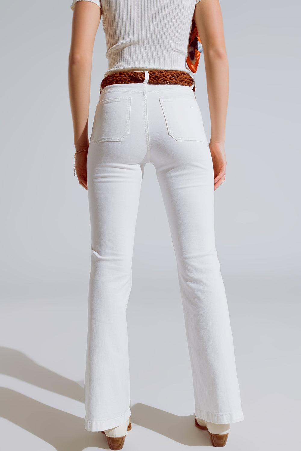 Jean skinny avec jambes évasées