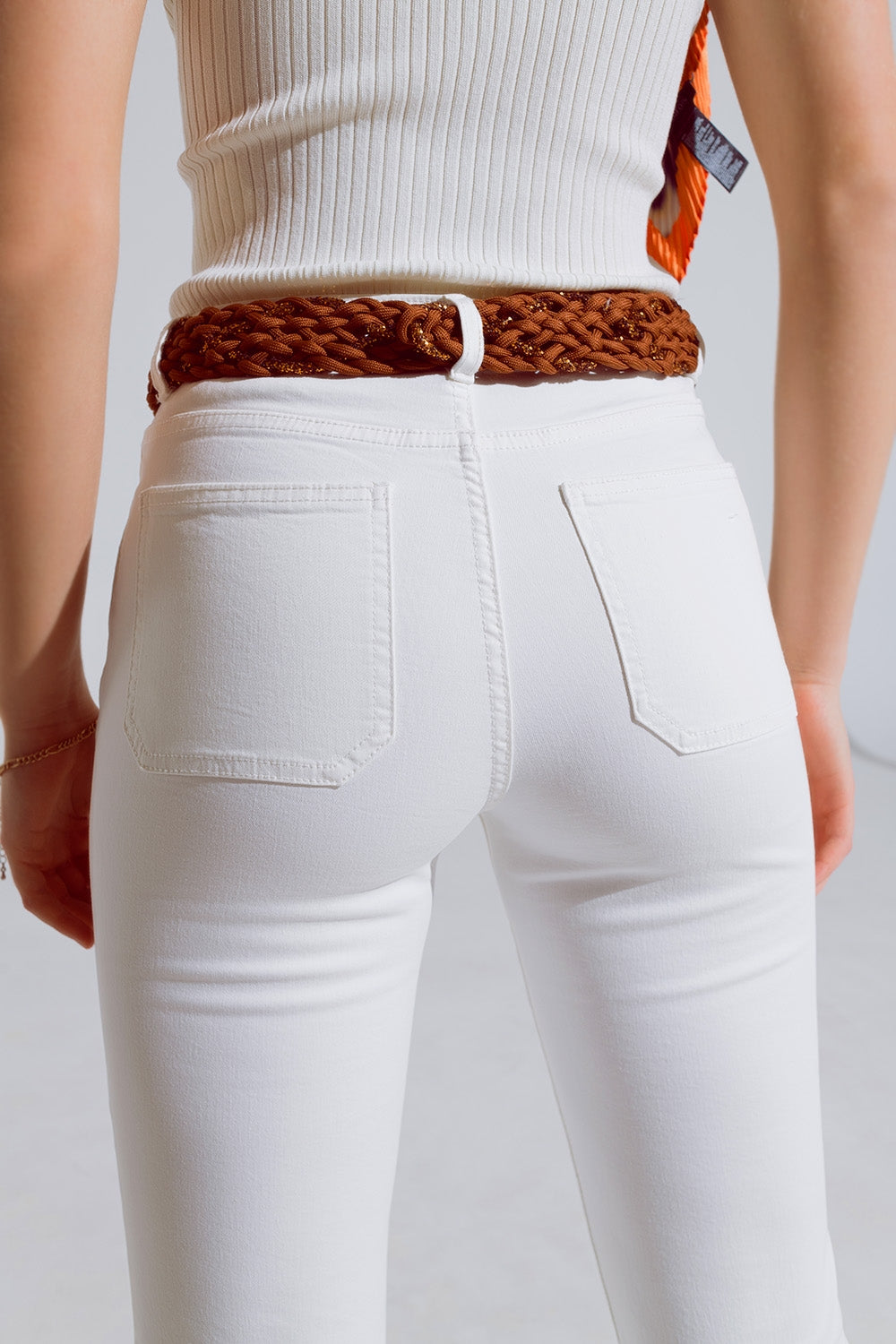 Jean skinny avec jambes évasées
