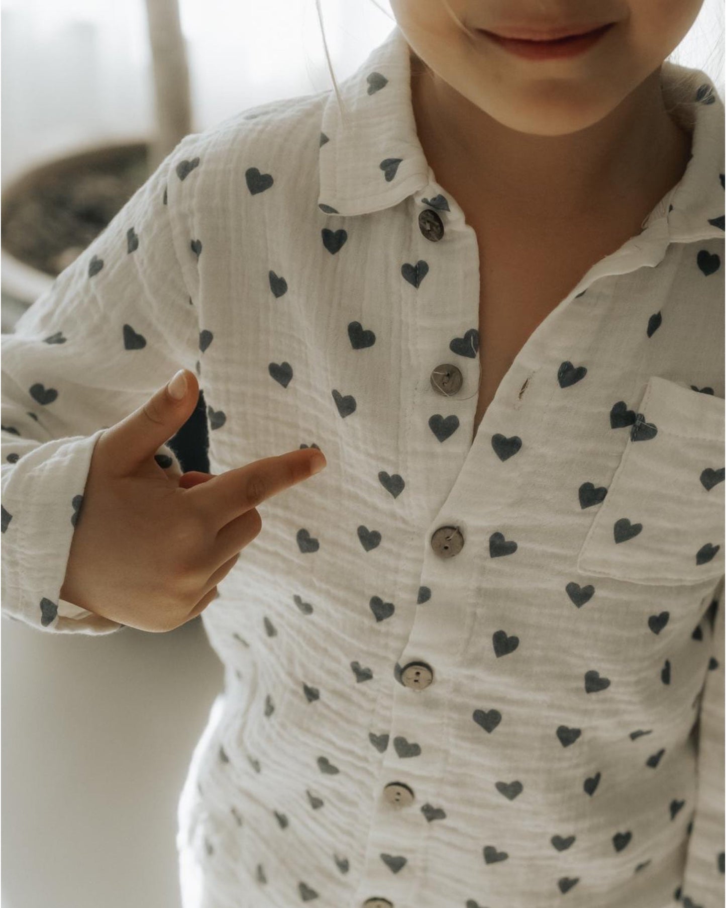 Chemise à cœurs pour fille