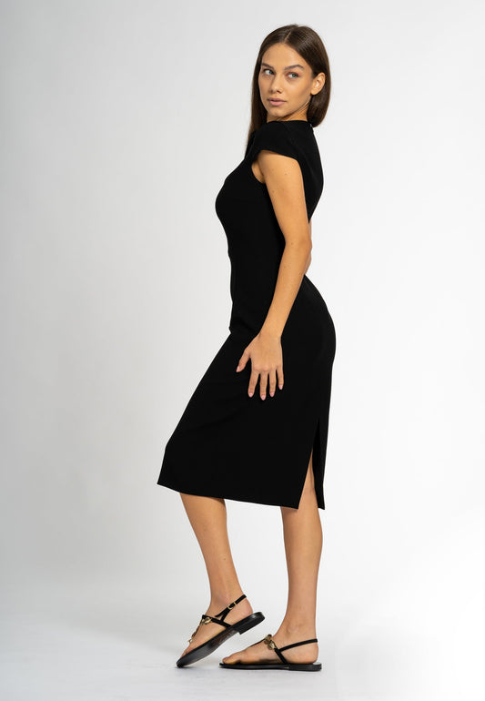 Robe midi noire élégante. Décolleté en V, manches courtes, décolleté decoupe. 