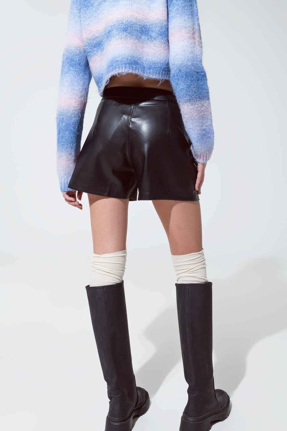 Short en Simili Cuir